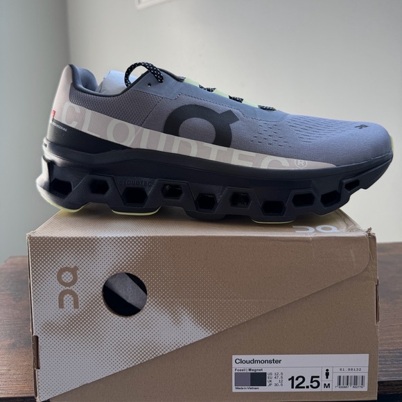 On Cloudmonster Mens size 12.5